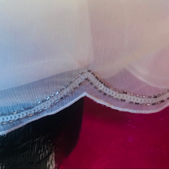 White House | Black Market Tank - Picture 5 of 5